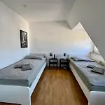 Monteurwohnung, 7 Einzelbetten, Kueche, Parkplatz, Naehe Heilbronn I Hyra Living I Gem01 Gemmingen