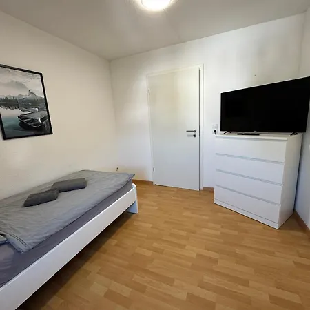 Monteurwohnung, 7 Einzelbetten, Kueche, Parkplatz, Naehe Heilbronn I Hyra Living I Gem01