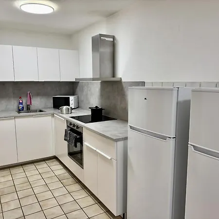 Monteurwohnung, 7 Einzelbetten, Kueche, Parkplatz, Naehe Heilbronn I Hyra Living I Gem01 *