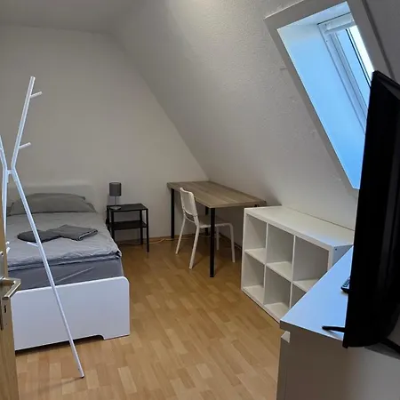 Monteurwohnung, 7 Einzelbetten, Kueche, Parkplatz, Naehe Heilbronn I Hyra Living I Gem01 Gemmingen